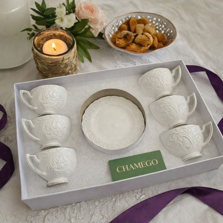 Jogo de xicaras 12 peças em Porcelana Baronesa com fios de ouro - 1 ano de Garantia